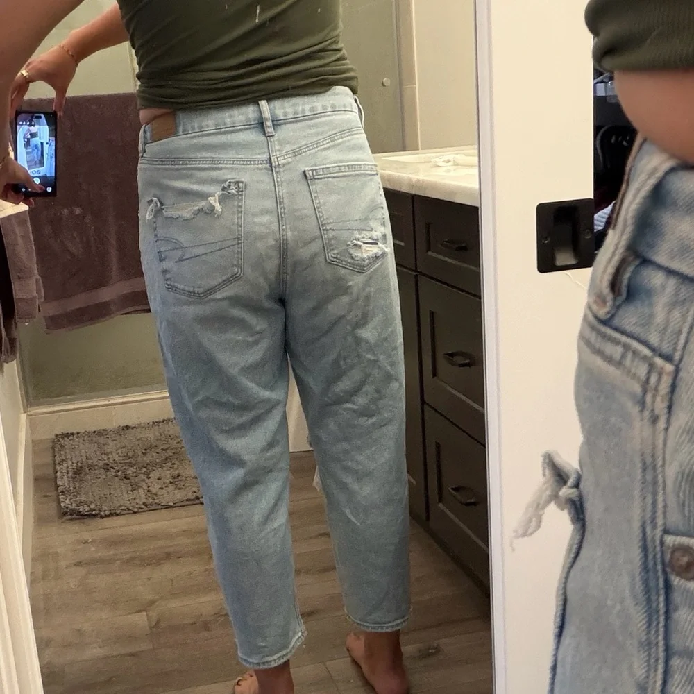 American Eagle Ripped Denim Jeans - Picture 10 of 14